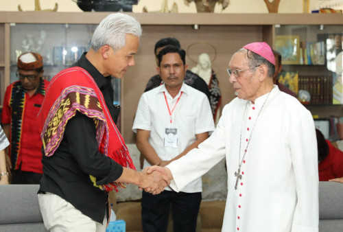 Amanat Uskup Agung Mgr Petrus Turang untuk Ganjar Pranowo: Pemerataan dan Peningkatan SDM Kupang