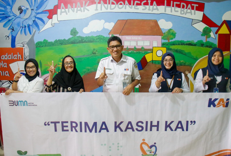 KAI Daop 1 Jakarta Salurkan Bantuan TJSL Lebih dari Rp900 Juta