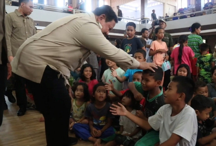 Prabowo Tinjau Kondisi Pascabencana Tapanuli Tenga, Pastikan Distribusi Logistik Sampai ke Warga