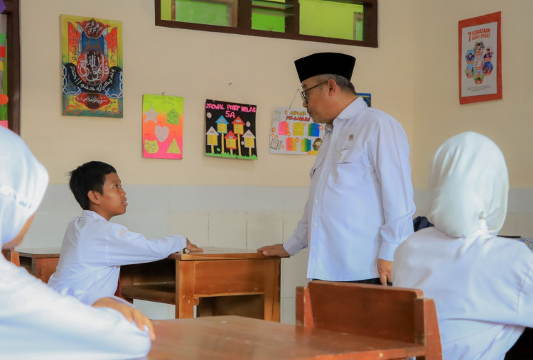 Menteri Abdul Mu’ti Resmikan Revitalisasi Sekolah di Magelang, Target Nasional 71 Ribu Satuan Pendidikan