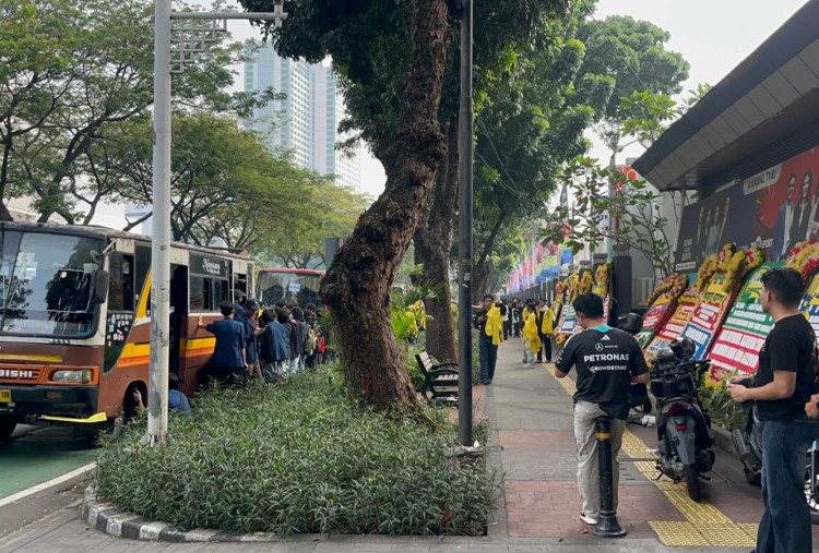 BEM UI Melawan Meski Diblokade Polisi di Flyover Semanggi, Tetap Demo ke Bundaran HI