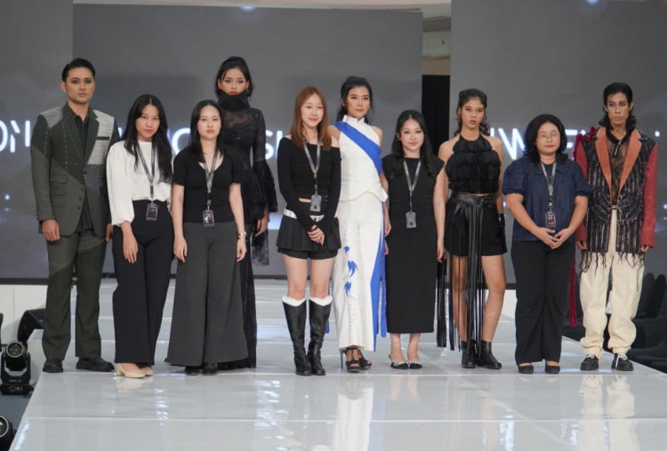 Innofashion Show 8 UK Petra Ekspresikan Keresahan Anak Muda dalam Busana