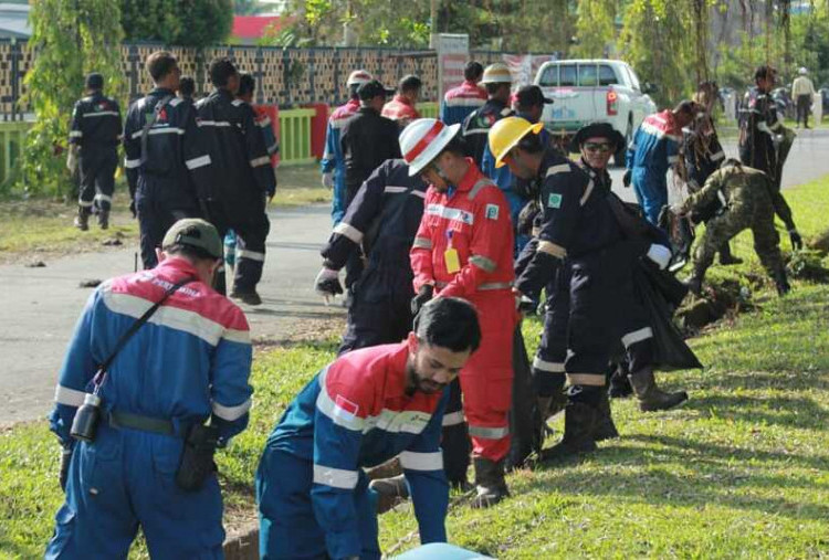 Peringati May Day, PEP Bunyu Field Tanam Pohon dan Bersihkan Sampah 