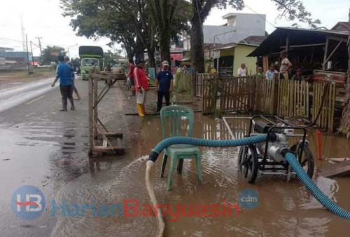 Genangan Air Tidak Kunjung Surut 