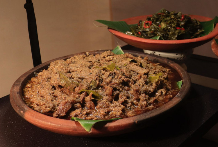 Buka Puasa dengan Rendang Melayu yang Nendang dalam Sajian Sajadah