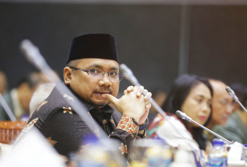 Menteri Agama RI Yaqut Cholil Qoumas,
saat Rapat Kerja Komisi VIII DPR RI  dengan agenda Pembahasan penyesuaian rencana kerja dan anggaran (RKA) sesuai hasil pembahasan Badan Anggaran, Kamis (14/9/2023). Raka Denny/Harian Disway