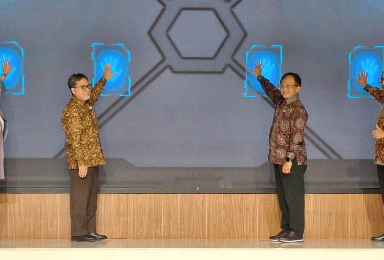 PLTS Digenjot, PLN Siapkan Energi Bersih untuk Ledakan Data Center