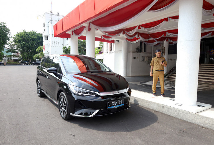 Mobil Listrik untuk Pejabat Pemkot Surabaya Baru Datang 13 Unit, Sisanya Ditarget Pekan Depan