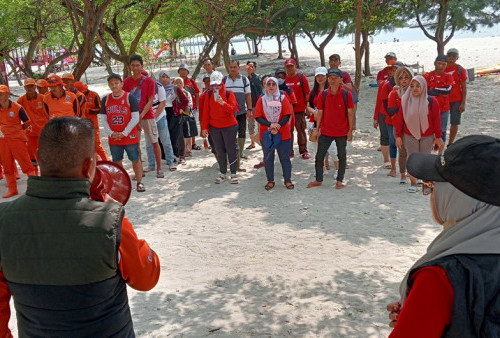 Peringati Hari Laut Sedunia, Wahanians Gelar Aksi Bersih Pantai Untung Jawa