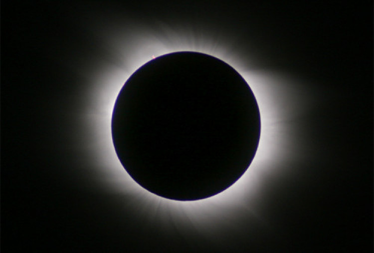 Besok! Kemenag Ajak Umat Islam Untuk Shalat Gerhana Bulan