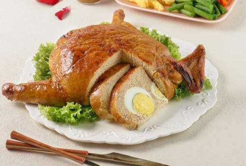 Ada Ayam Kodok Sampai Klappertart, Ini 7 Hidangan Natal Khas Indonesia yang Paling Terkenal, Enak Semua!