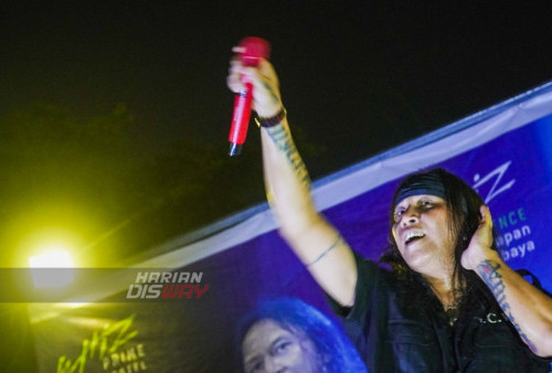 FOTO: 7th Anniversary Whiz Hotel Darmo Harapan Surabaya Gelar Konser Musik 