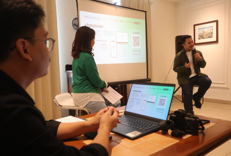 Literasi Keuangan Gen Z Masih Tertinggal, Mahasiswa Unesa Dapat Edukasi Finansial