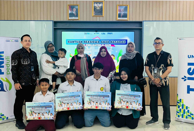 PNM Dorong Pengentasan Kemiskinan Antargenerasi Melalui Beasiswa Pendidikan Bagi Anak Nasabah