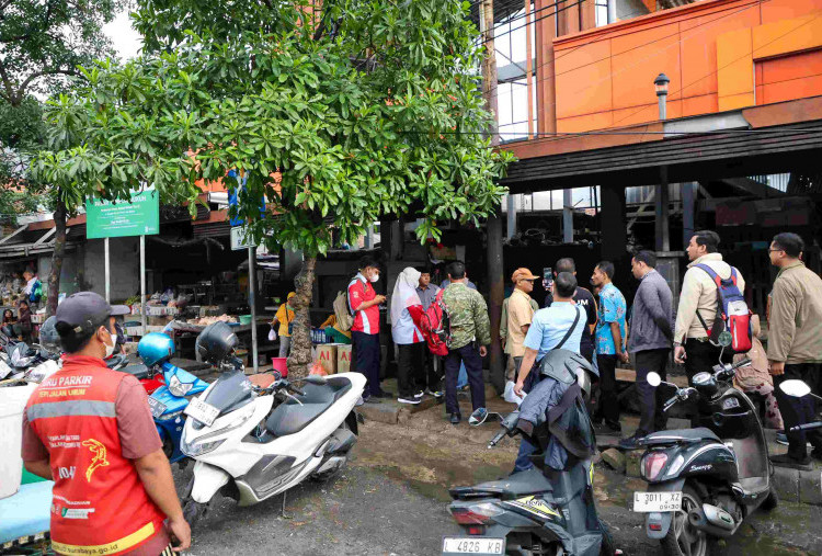 Pemkot Surabaya Fasilitasi 2.700 Stan Kosong bagi Pedagang Pasar Tumpah 
