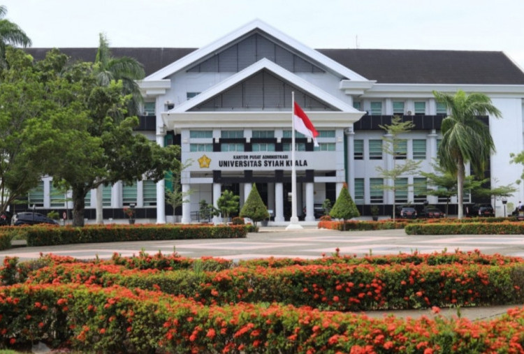 Mapala Leuser USK Tembus Akses Terputus Banjir Aceh, Bawa Bantuan ke Desa Bergang