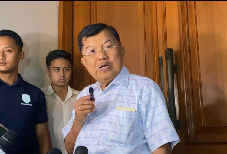 Polemik Ijazah Jokowi Berlarut, Hendri Satrio Bandingkan dengan Permasalahan Arsul Sani