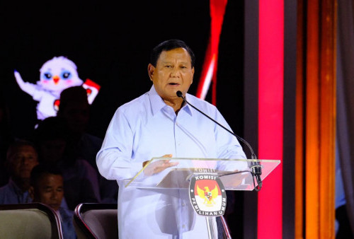 Prabowo 'Nyengir' Mengaku Kecewa dengan Kualitas Debat Anies-Ganjar, Apa Katanya?