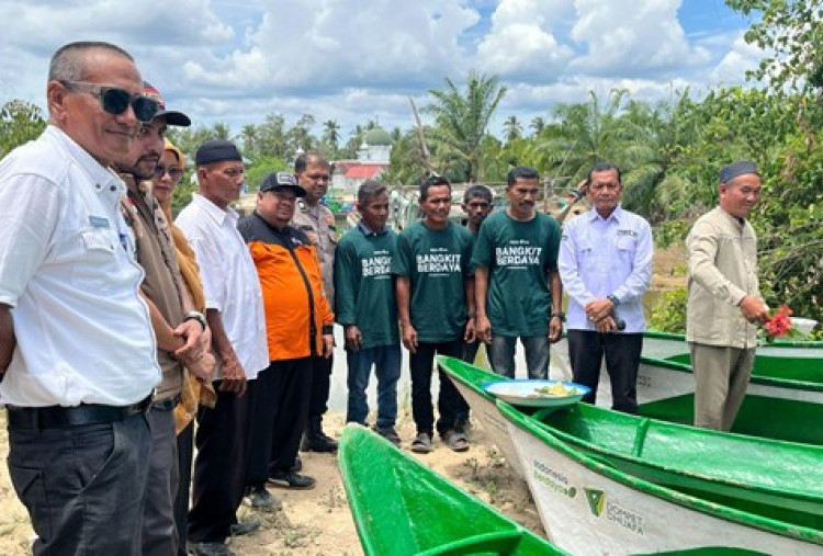 Pemulihan Ekonomi Pasca Bencana, Dompet Dhuafa Gulirkan Bantuan Bagi Puluhan Nelayan