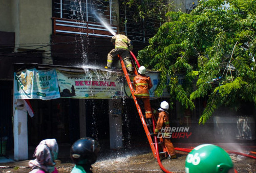 Kebakaran Tempat Usaha Loundry di Surabaya