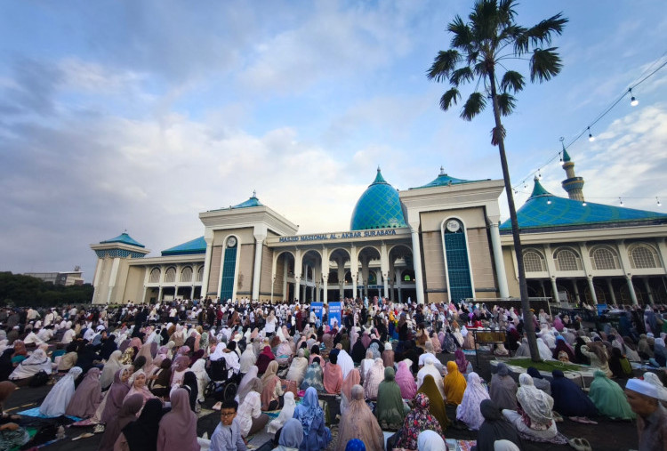 Masjid Al Akbar Surabaya Gelar Salat Iduladha, Tampung 40 Ribu Jamaah!