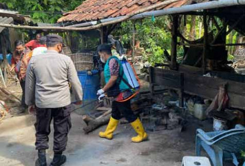 Cegah PMK, Polres Bangka Desinfektan Kandang Sapi