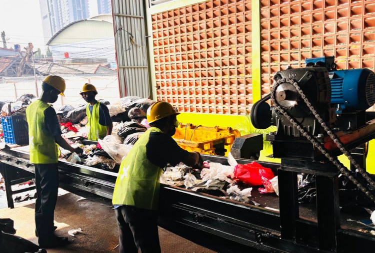 DKI Targetkan Zero Open Dumping pada 2029, Pekerja Pemilah Sampah Dapat Perlindungan Sosial