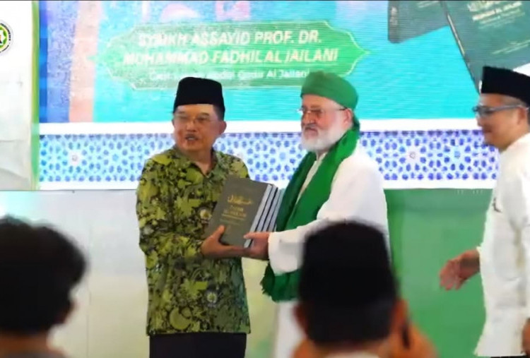 Jusuf Kalla Lantik PW DMI Jatim, Tekankan Masjid Sebagai Pusat Peradaban