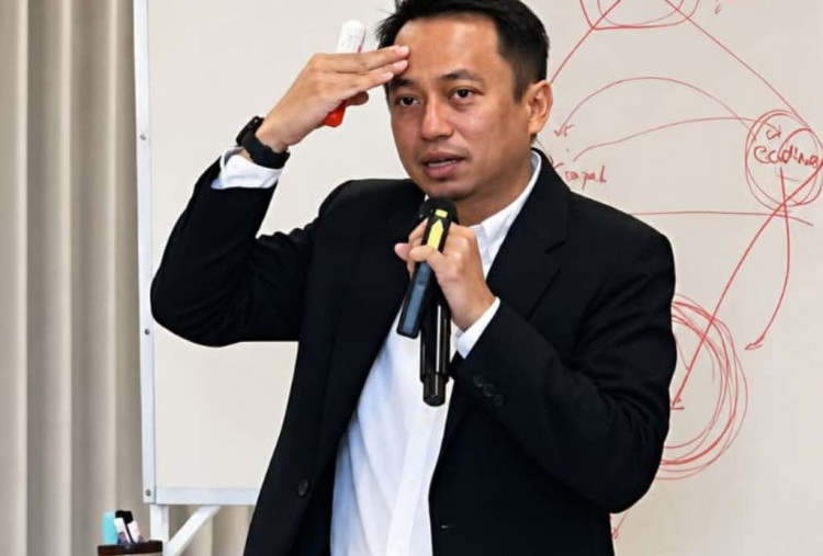 Cheng Yu Pilihan Corporate Trainer-Certified Coach and Mentor Dian M. Wicaksono: Min Fu Cong Shi
