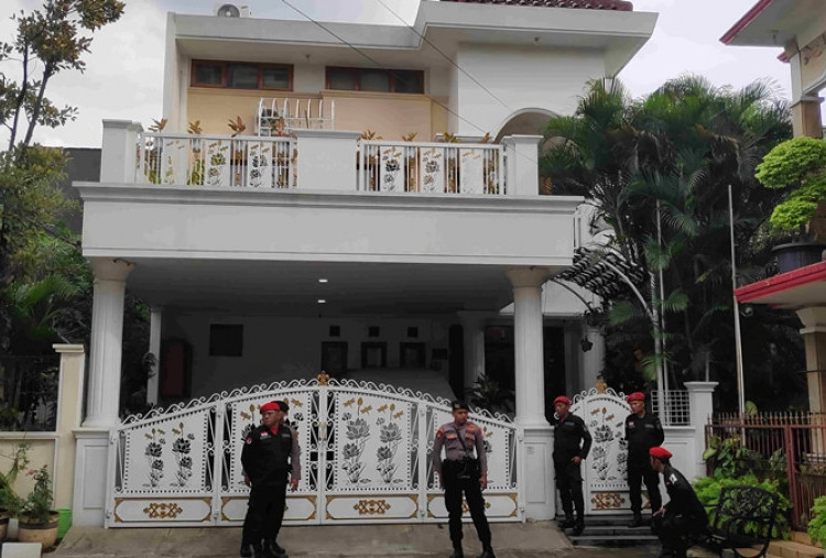 KPK Geledah Rumah Hasto Kristiyanto di Bekasi