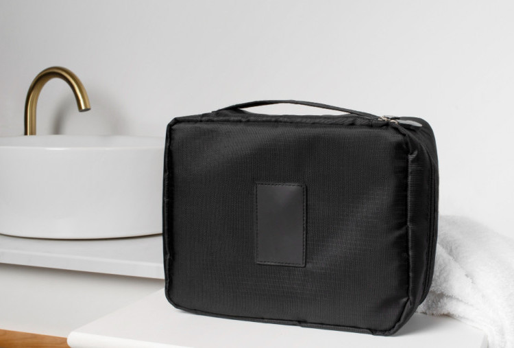 Tren Hidup Bersih Dorong Bisnis Cuci Sepatu dan Tas Kian Menjanjikan