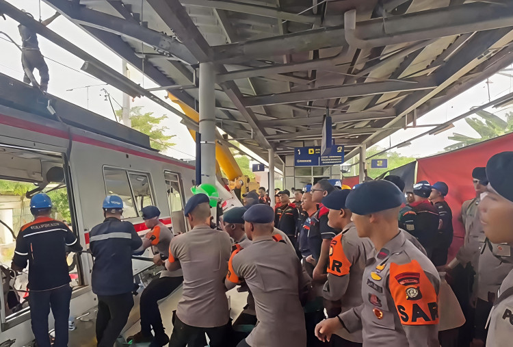 19 Perjalanan KA Dibatalkan Imbas Kecelakaan Kereta Beruntun di Stasiun Bekasi Timur