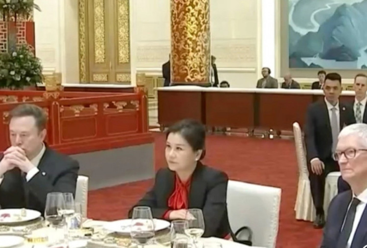 Xi Jinping Tunjuk Zhou Qunfei, Perempuan Ikon Teknologi Raksasa China yang Diapit Elon Musk dan Tim Cook