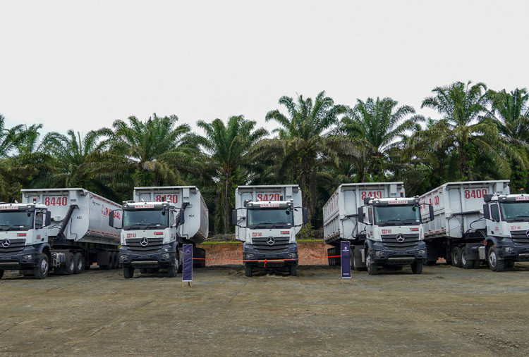 5 Unit Mercedes-Benz Trucks Actros 4048 S Diterima PT Rizky Aulia Mandiri, Perkuat Armada Pertambangan