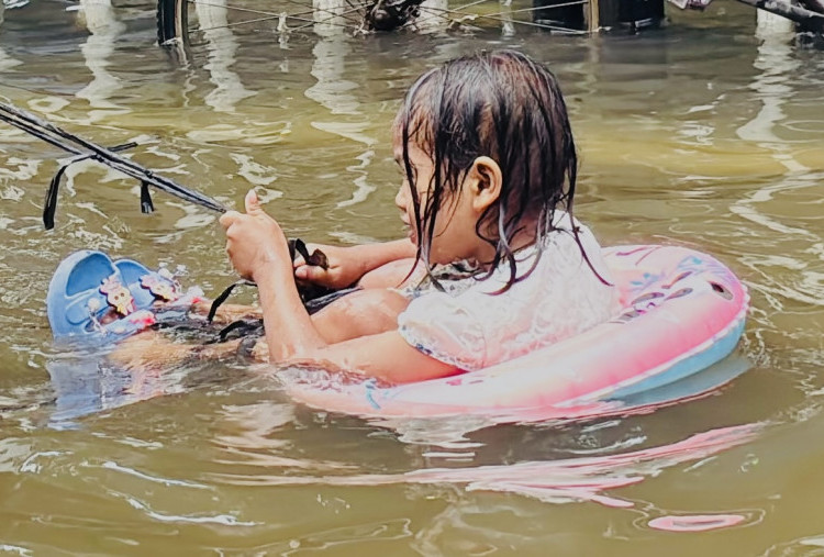 Update Lokasi Banjir Jakarta Timur Hari Ini, 4 Kelurahan Diguyur Kiriman Aliran Ciliwung