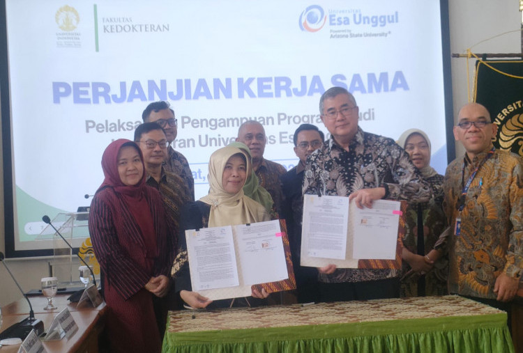 Universitas Esa Unggul Gandeng UI Perkuat Pendidikan Kedokteran Melalui Program Pengampuan