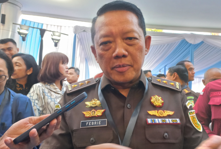 Tersangka 3 Kasus Korupsi Sekaligus, Eks Jampidsus Febrie Adriansyah Belum Ditahan