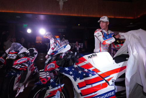 Ganteng! Ini Livery Trackhouse Aprilia, Tim Satelit Aprilia yang Baru di MotoGP 2024