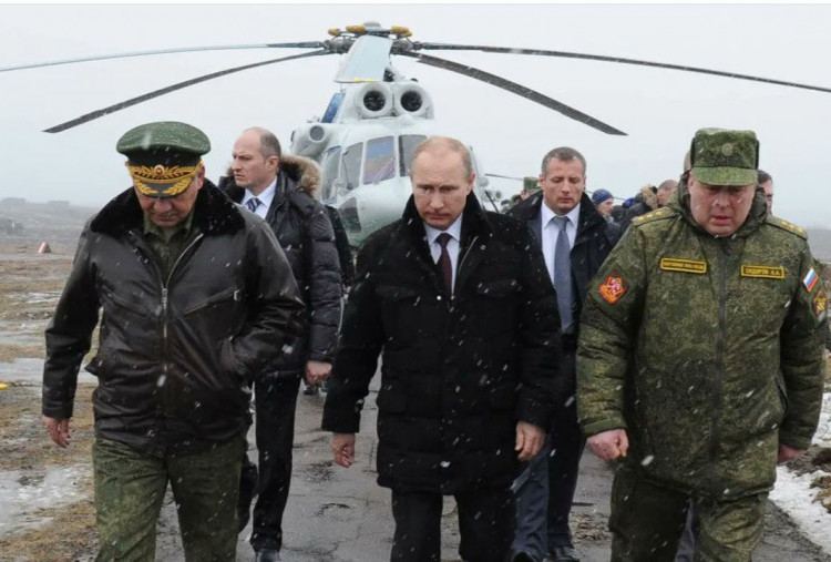 Helikopter Putin Diserang Puluhan Drone Ukraina di Kurs, Pertahanan Udara Rusia: 46 Dron Berhasil Dilumpuhkan