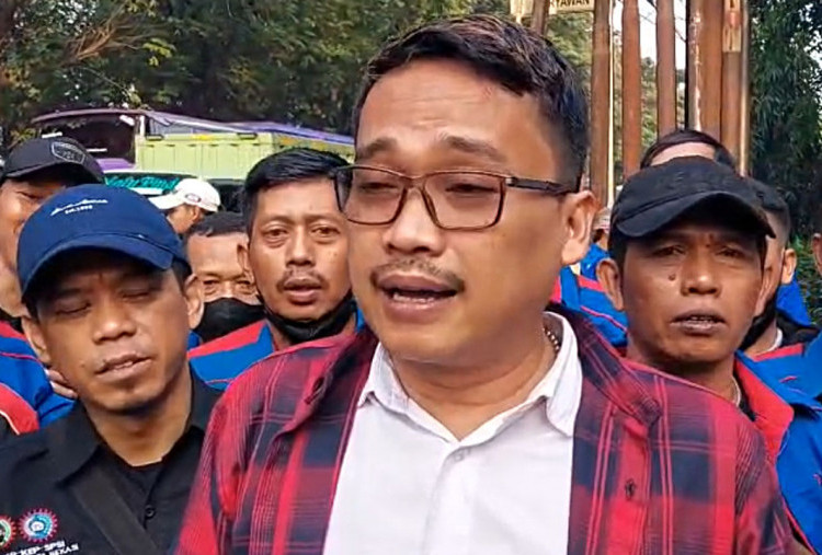 Ribuan Buruh Kabupaten dan Kota Bekasi Dengan 11 Bus Bergerak ke Monas Hadiri May Day