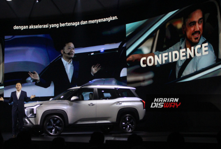 Dikembangkan dengan konsep “Confidence Booster for Energetic Families”, Destinator menawarkan kombinasi kenyamanan, performa bertenaga, dan keandalan untuk berbagai medan. Mobil ini diproduksi di Bekasi dan akan menjadi model strategis global Mitsubishi berikutnya setelah Xpander dan Xforce.
