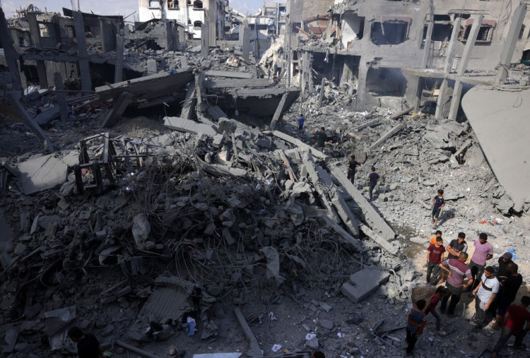 Gaza Dihujani Bom, Yang Tak Mati Karena Bom, Mati Karena Lapar