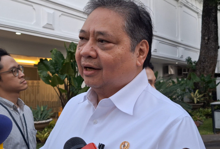 Rupiah Anjlok ke Rp17.100 per Dolar AS, Airlangga Angkat Bicara