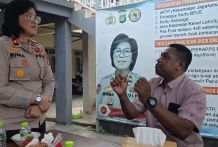 Berawal dari Teriakan ‘Maling’, Pria di Jagakarsa Viral Rusak Mobil Pakai Batu