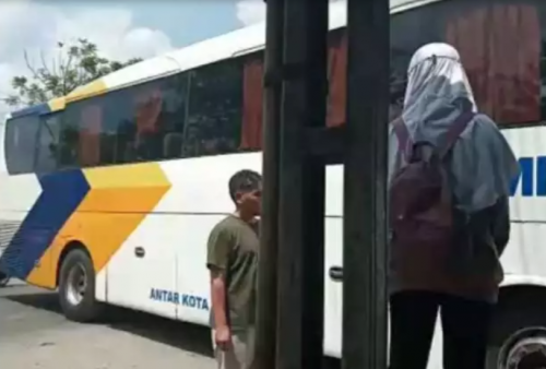Heboh Bus Jakarta-Purwokerto Nyasar ke Gang Sempit, Diberhentikan Tukang Tahu