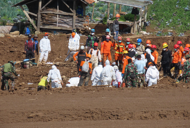 Update Longsor Pasirlangu: 7 Jenazah Kembali Ditemukan