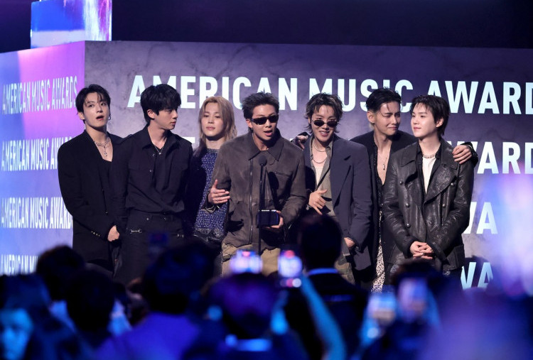 Daftar Pemenang American Music Awards 2026: BTS Cetak Sejarah, Sabrina Carpenter Berjaya