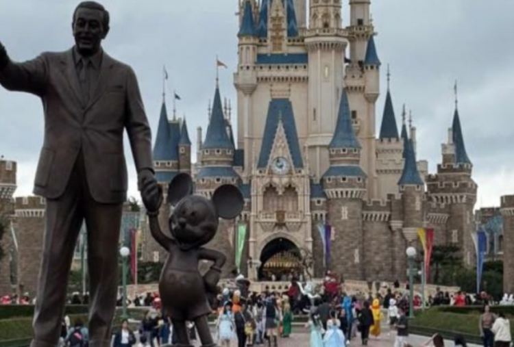 Rahasia Disneyland bukan Istana dan Wahana, Ada 8 mesin di Balik Keajaibannya