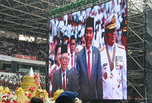 Presiden Jokowi dan Wapres Ma'ruf Amin Tiba di Stadion GBK Hadiri Upacara Hari Bhayangkara ke-77