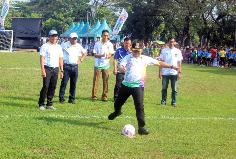 Kota Pasuruan Punya Lapangan Sepak Bola Baru, Dibuka Dengan Wali Kota Cup Sepak Bola Anak-anak 